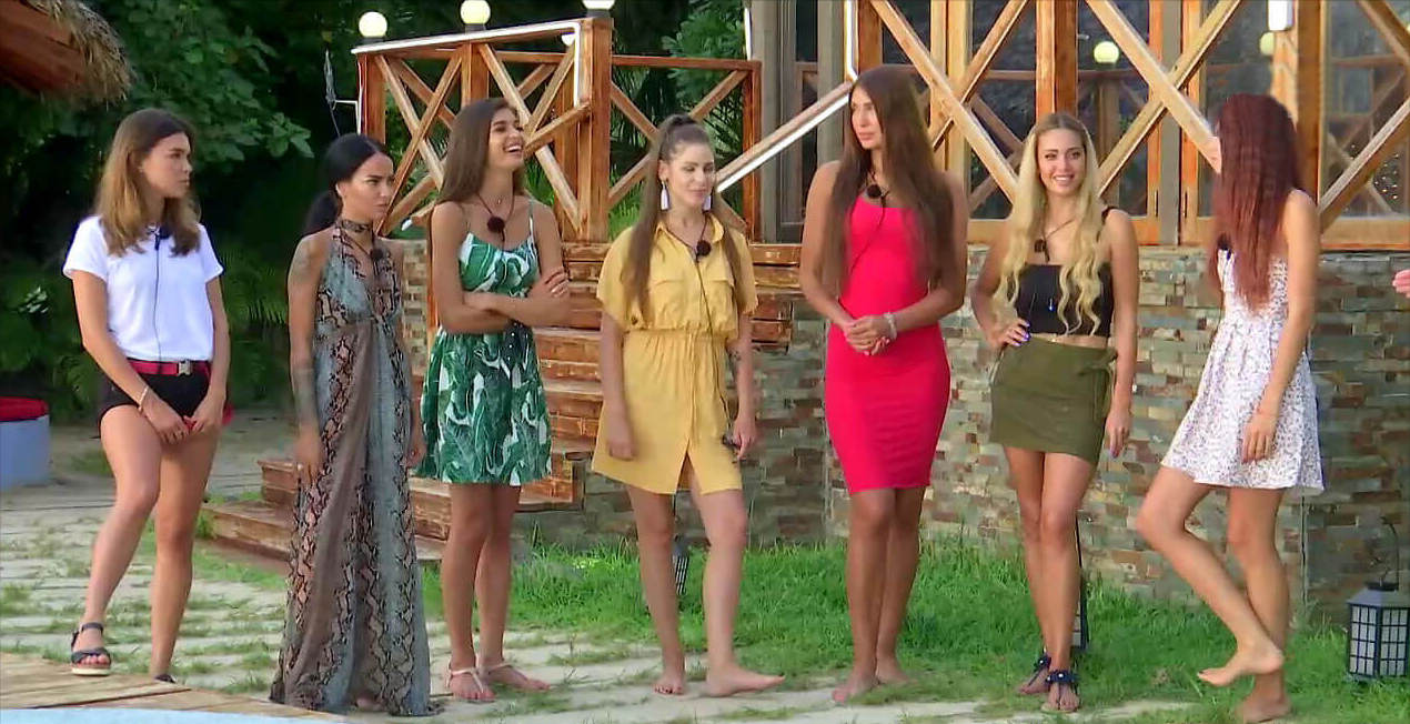 Бывшей участнице дома 2 разбили голову о бетонный пол  фото