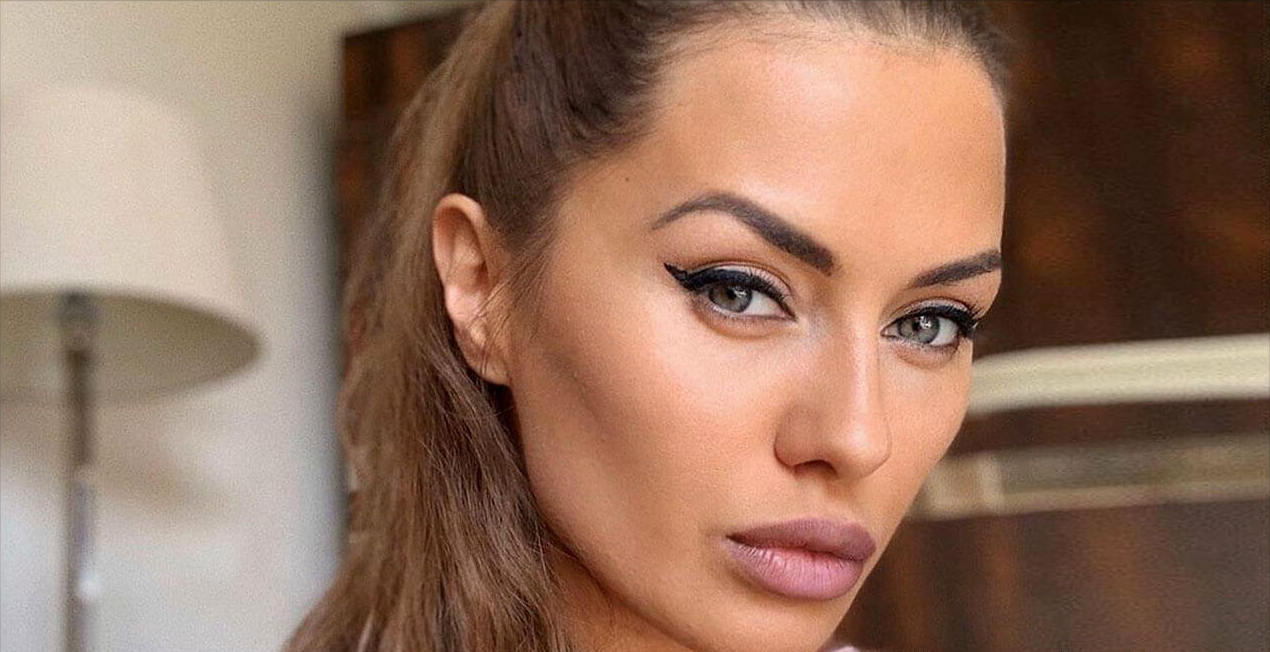 Виктория Боня впервые показала новорождённую дочь  фото