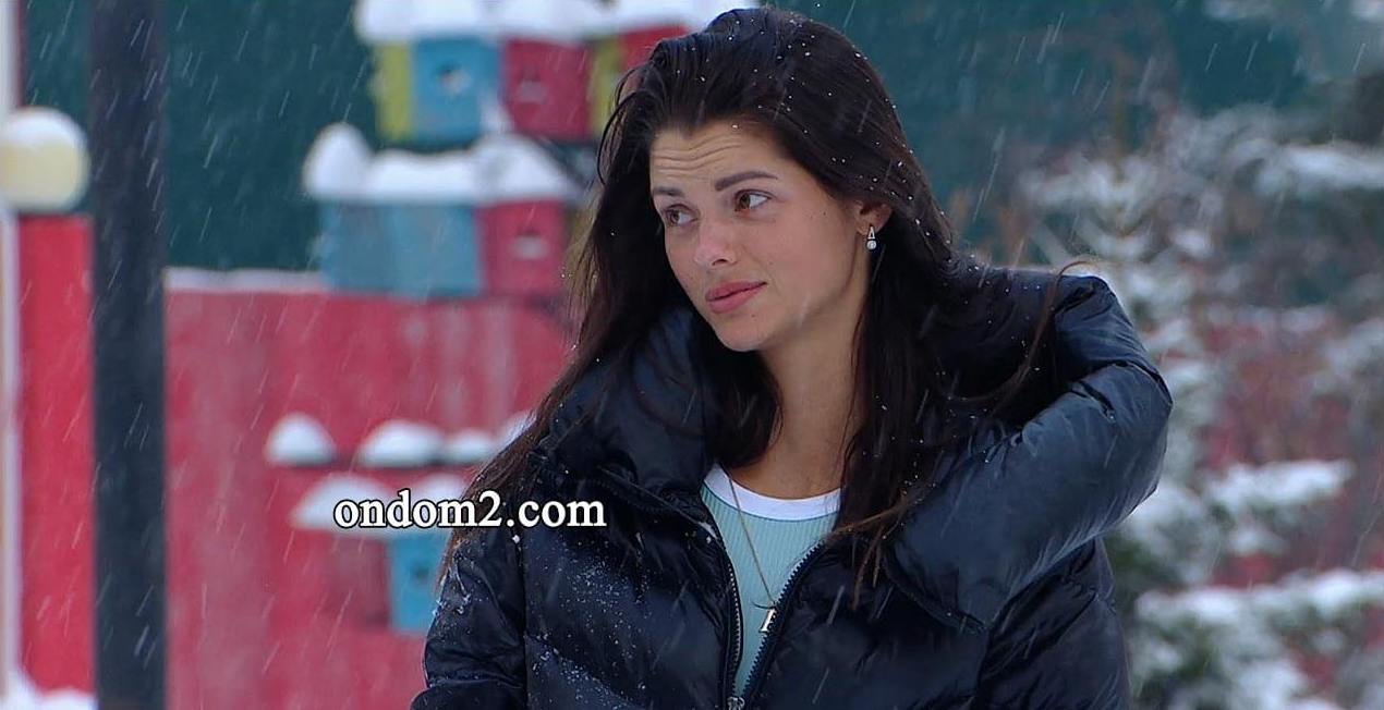 Мать уже выгнала Анну Самонину из квартиры вместе со внучкой.