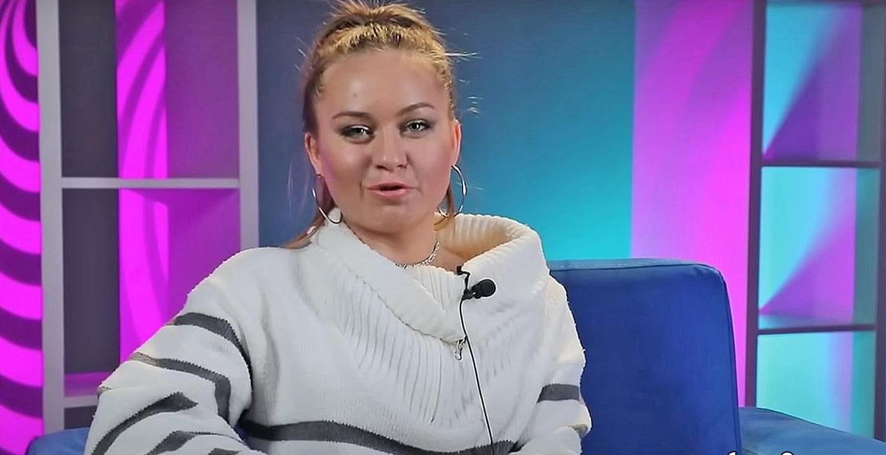 Вблизи были видны все прыщи Элины Рахимовой  фото