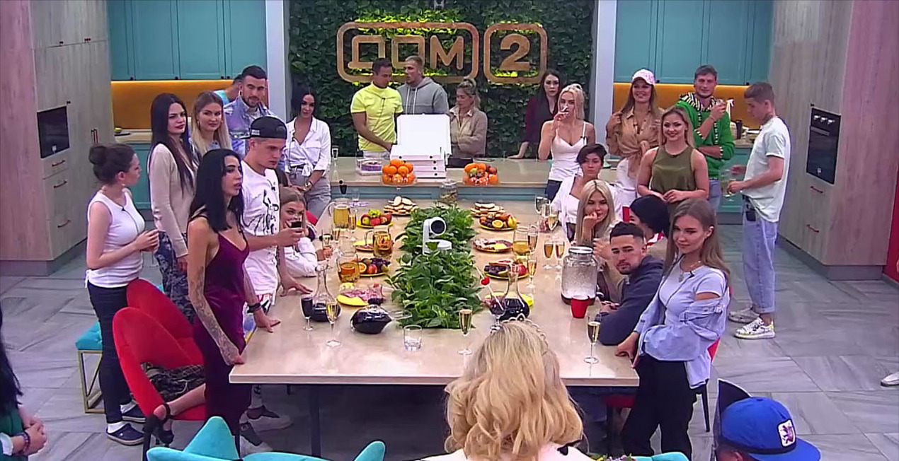 Курьер на самокате стал участником дома 2. Эфир через неделю  видео