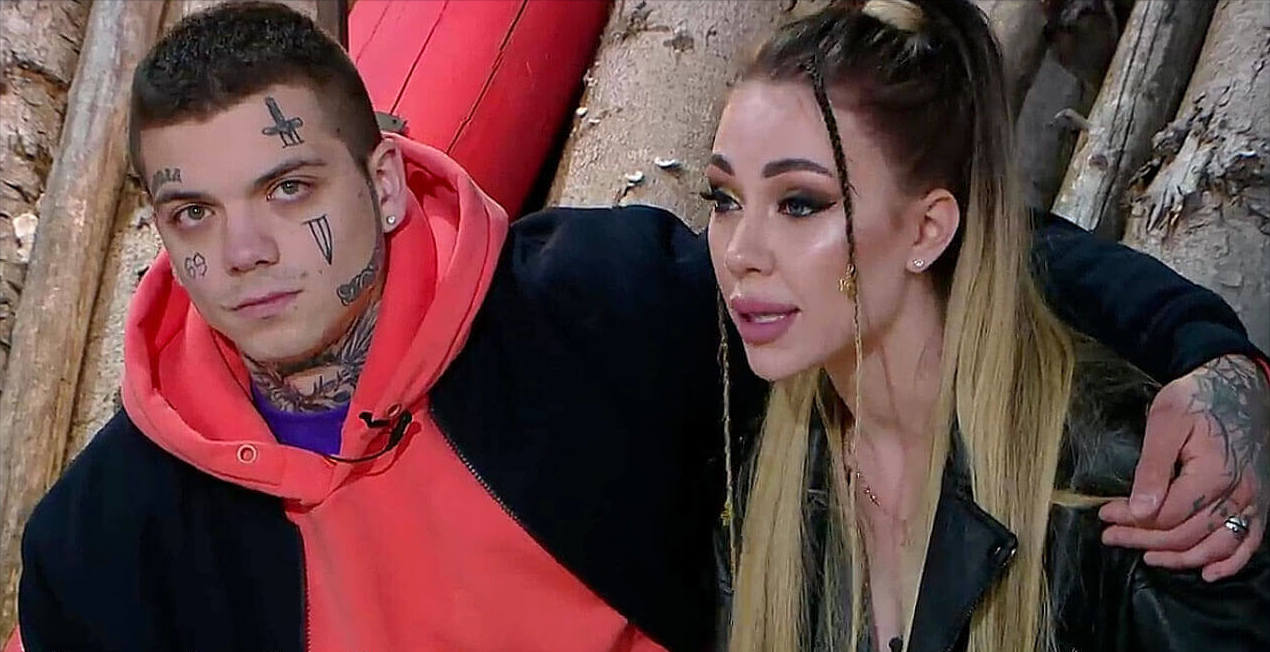 Вылитый Илья Сёмин! Алёна Савкина случайно засветила лицо младшего сына.