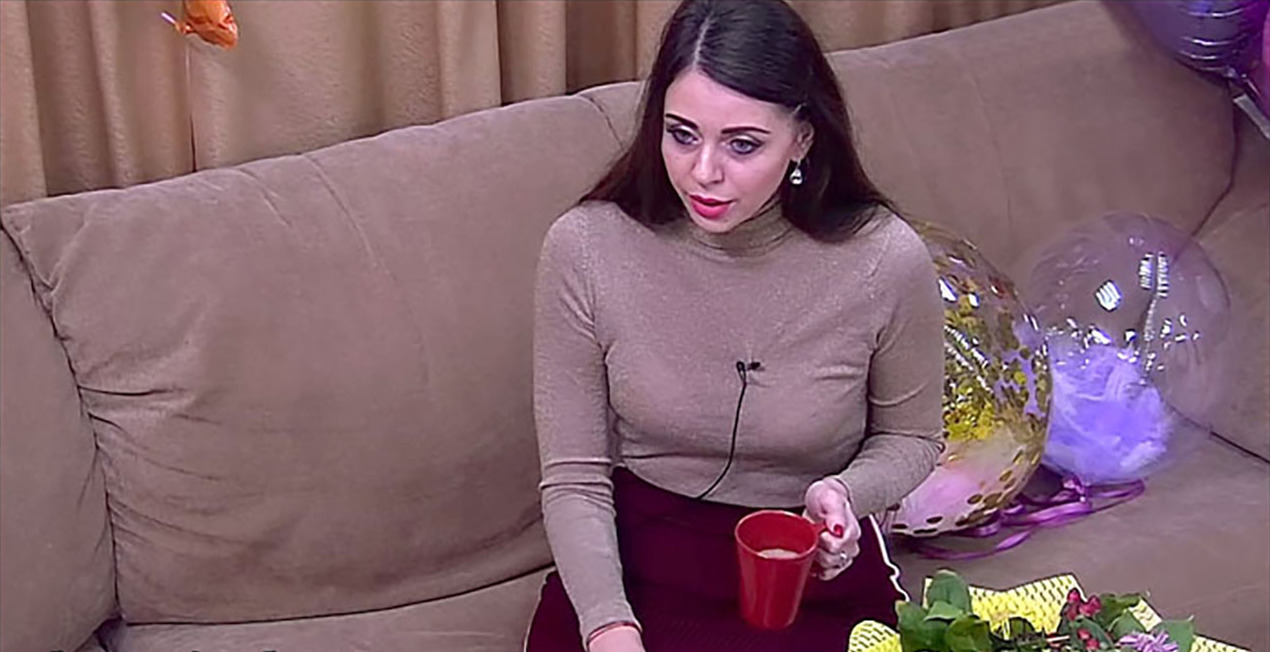 Папарацци исподтишка засняли Ольгу Рапунцель. Она была одета нелепо  фото