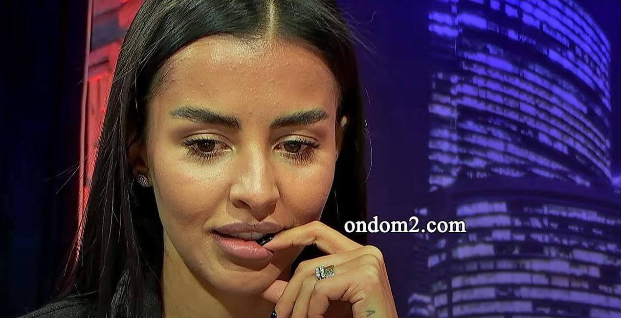 Тот самый тайный поклонник из-за периметра, который подарил Кристине Бухынбалтэ роскошный букет.