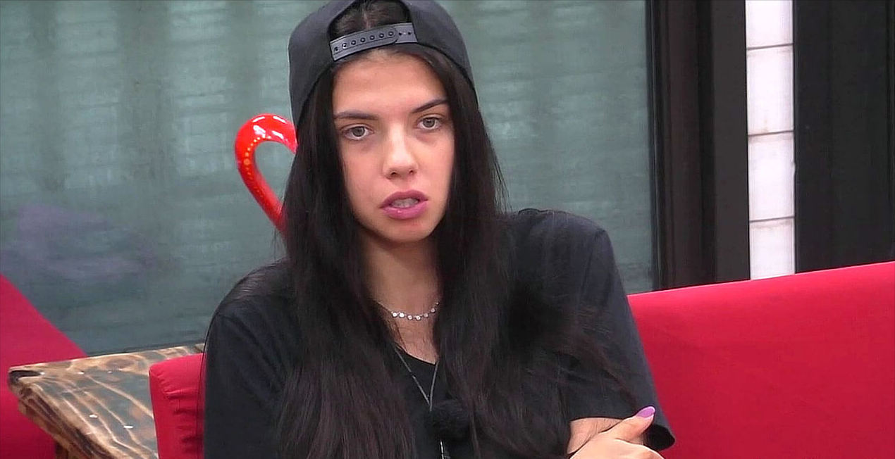 Ирина Пингвинова сделала огромные губы  фото