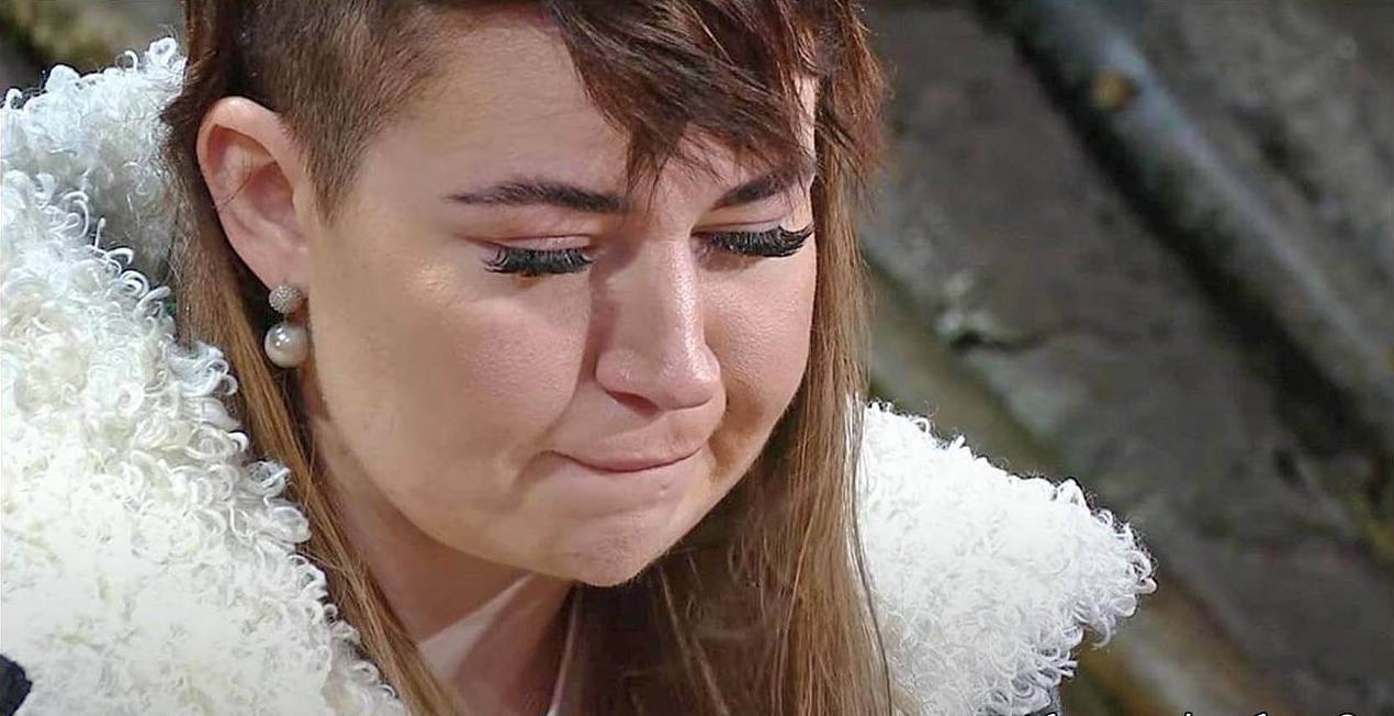 Хозяева квартиры узнали, что натворила Александра Черно. Её уже гонят.