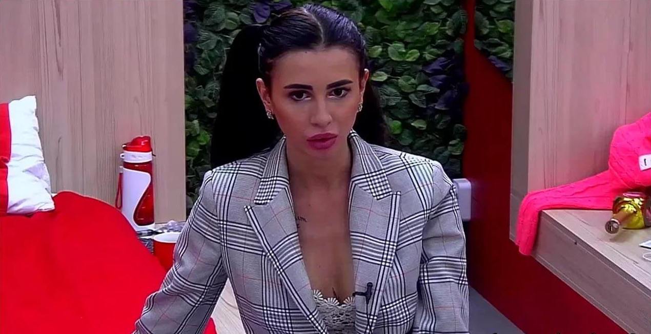 Клава Безверхова открыла бизнес в Москве  видео