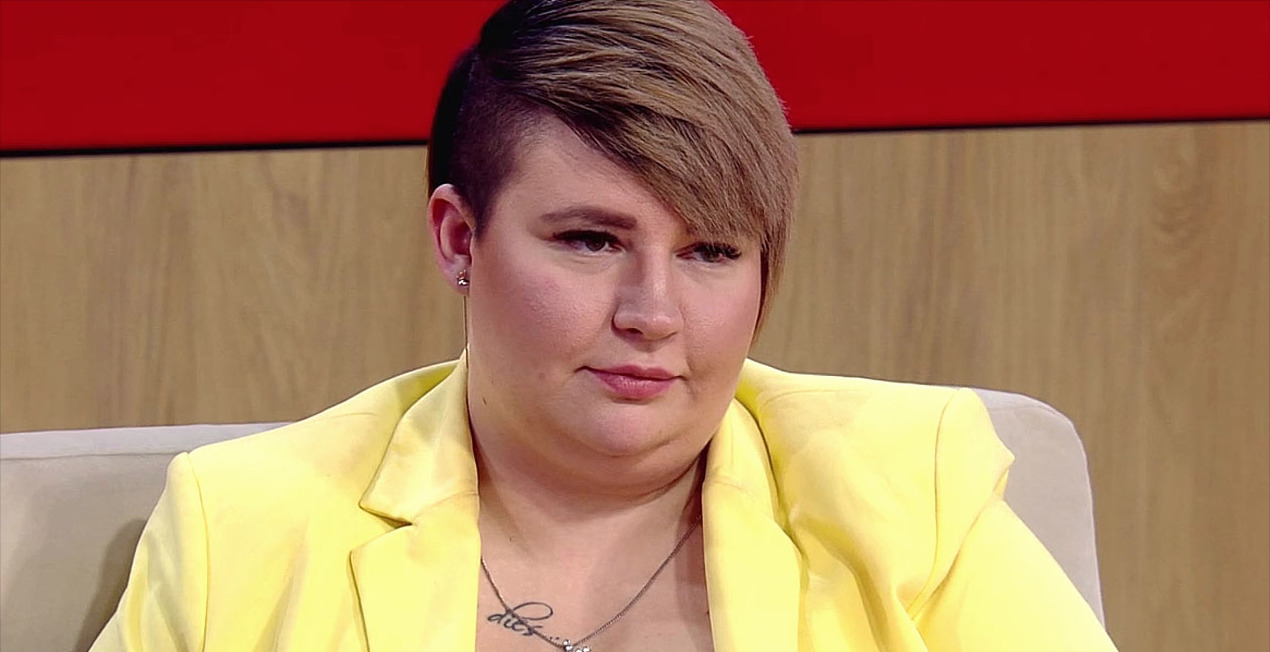 Скоро волос не останется! На голове Александры Черно появились огромные проплешины.