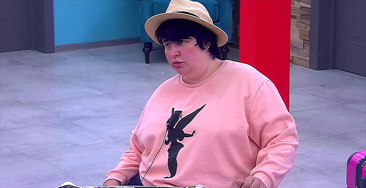 Александре Черно стало плохо после бурной ночи.