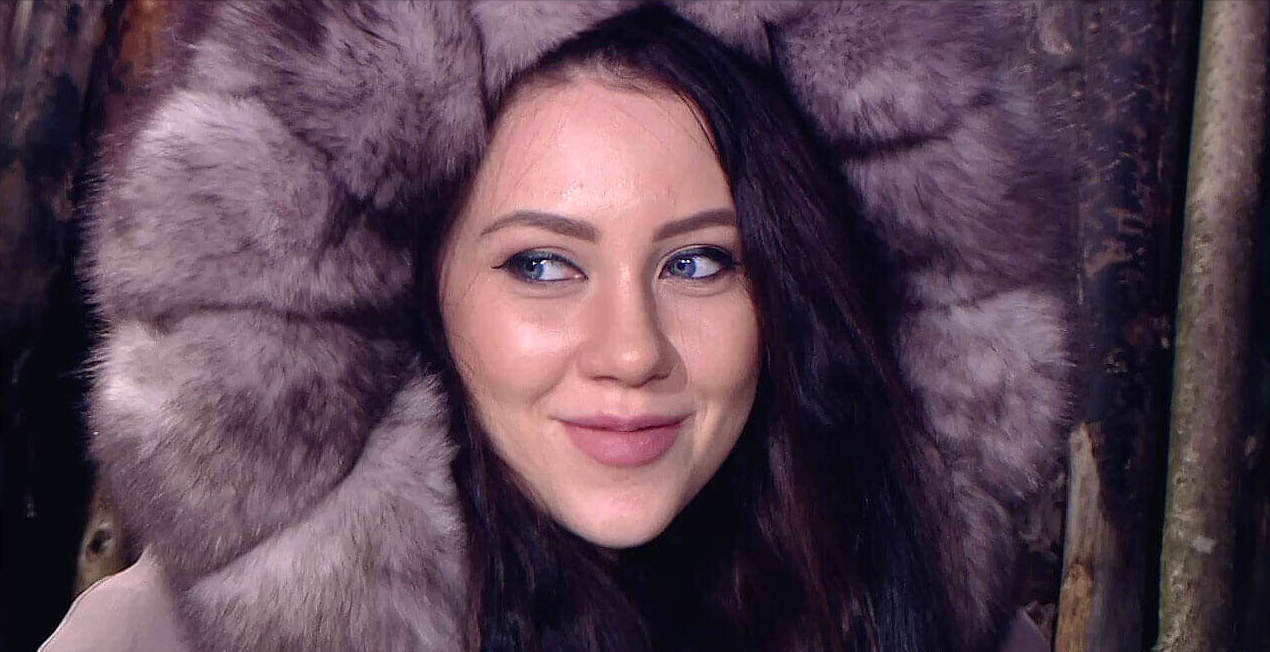 Алёна Савкина счастлива рядом с двухнедельным сыном.