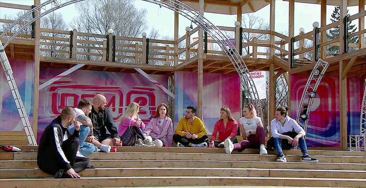 С виду приличная участница дома 2 так испортила воздух под одеялом, что её сожитель выбежал из комнаты.