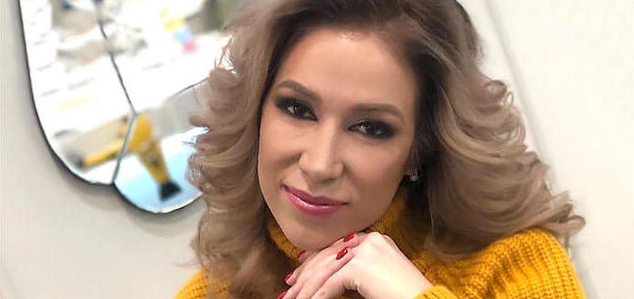 Надежда Ермакова примерила свадебное платье.