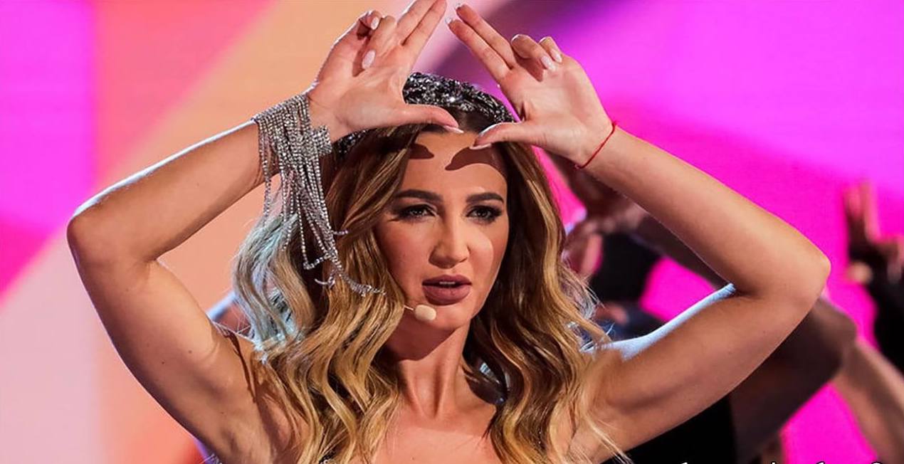 Старухи поют лучше! Ольга Бузова поделилась кусочком новой песни, но зачем-то исполнила вживую.