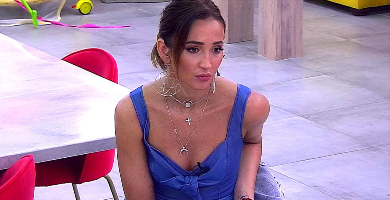 Теперь понятно, откуда у Ольги Бузовой округлившийся живот.