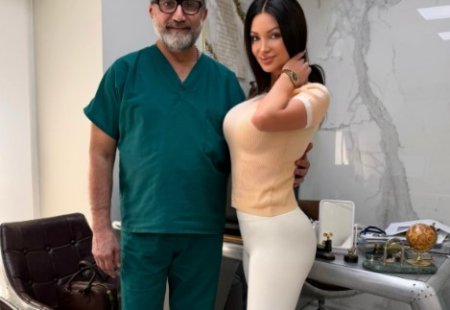 В конце марта 2026 года Евгения Феофилактова представила публике свою внешность, изменившуюся в результате двух пластических операций, проведённых около шести месяцев назад.