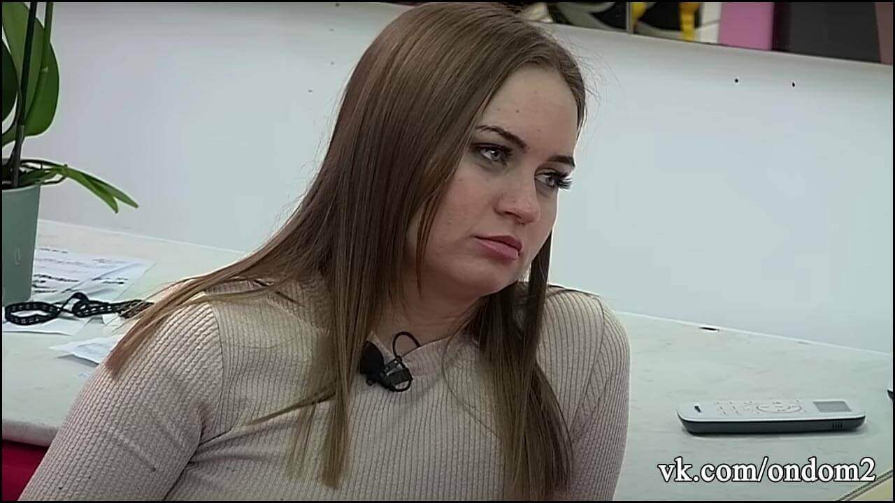 Элину Рахимову вытеснили из женской спальни