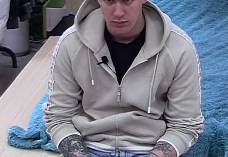 20 февраля 2026 года общественность узнала о предполагаемой измене замужней участницы Виктории Салибековой.