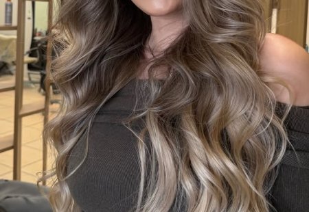 Десятого апреля 2026 года Виктория Лысковец, теперь носящая фамилию Салибекова, радикально преобразилась, представ перед публикой настоящей красавицей.