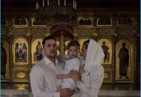 Очередной союз, зародившийся на проекте "Дом-2", отмечает важную дату. Федор Стрелков и Анита Кобелева в своих социальных сетях поделились радостной новостью о четырехлетней годовщине образования их семьи.