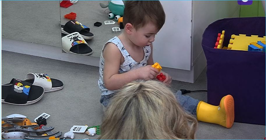 Перед своим отъездом в Китай ведущая Яна Фиткевич поинтересовалась у Виктории и Тиграна Салибековых, как они планируют справляться с воспитанием сына Леона без привычной помощи родственников.