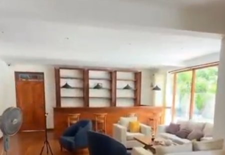 Андрей Чуев, известный по участию в телепроекте "Дом-2", поделился с аудиторией новостью о своих планах по созданию нового реалити-шоу. Местом действия выбрана Шри-Ланка, где Чуев уже арендовал просторную виллу с пятью спальнями для размещения будущих участников.