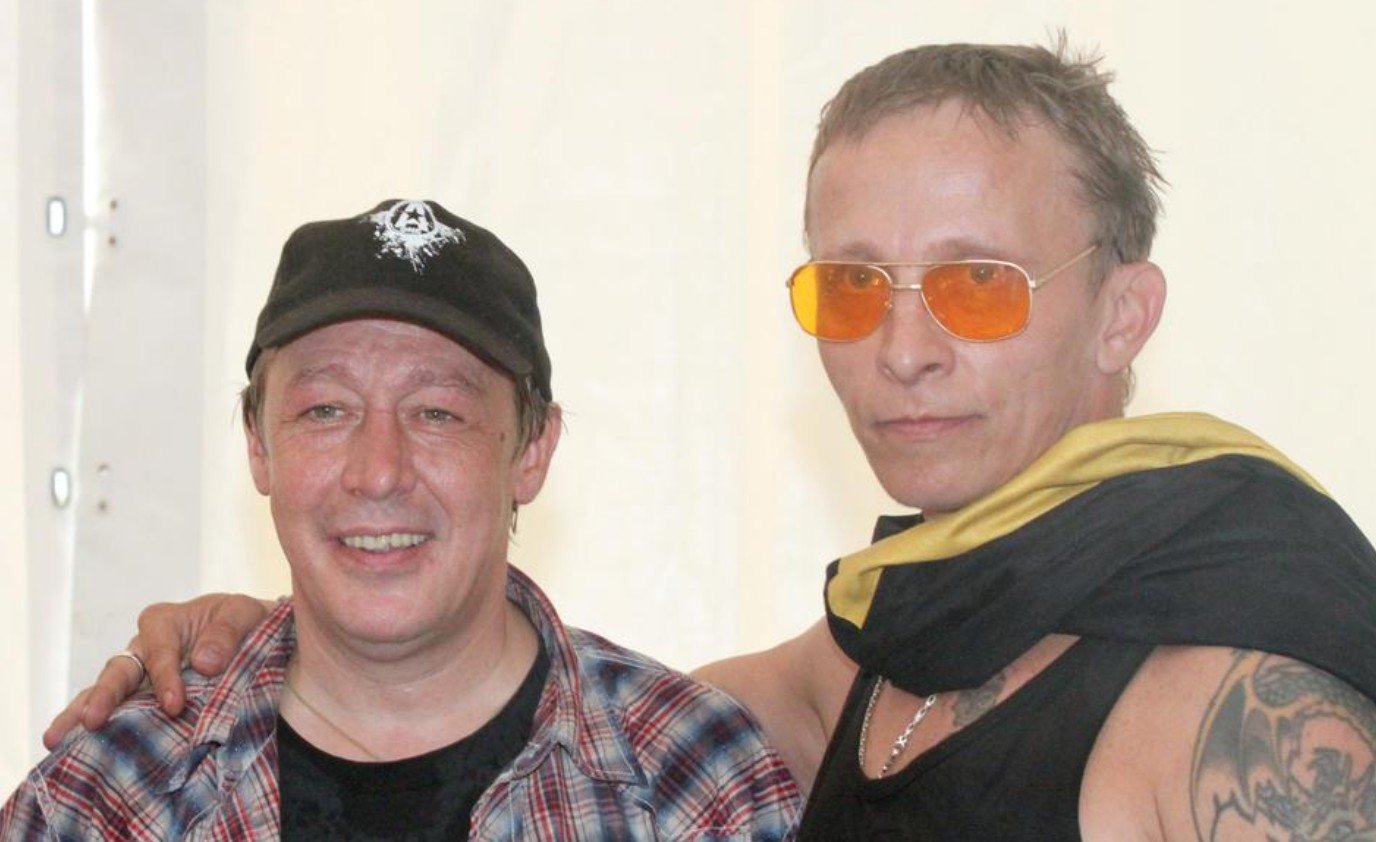 Охлобыстин объяснил, почему не спешит к Ефремову