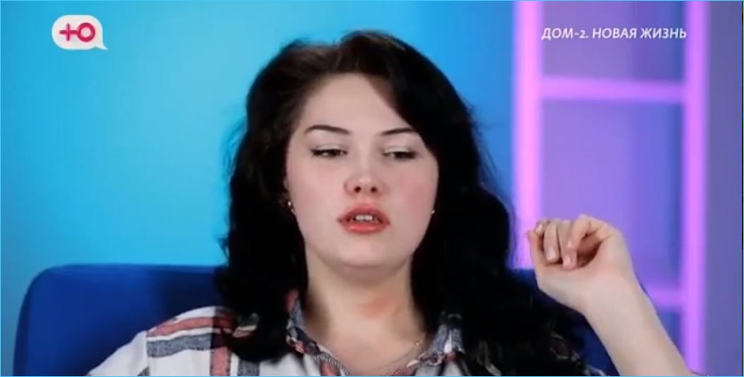 Находясь вне границ телешоу, участники стремятся восполнить отсутствие связи, поскольку мобильные устройства им недоступны в период съемок.