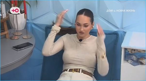 Окрыленная былым успехом, достигнутым в соцсетях благодаря участию в "Доме-2", Виктория Салибекова подтверждает свои планы на будущее: основной заработок она видит именно в онлайн-сфере.