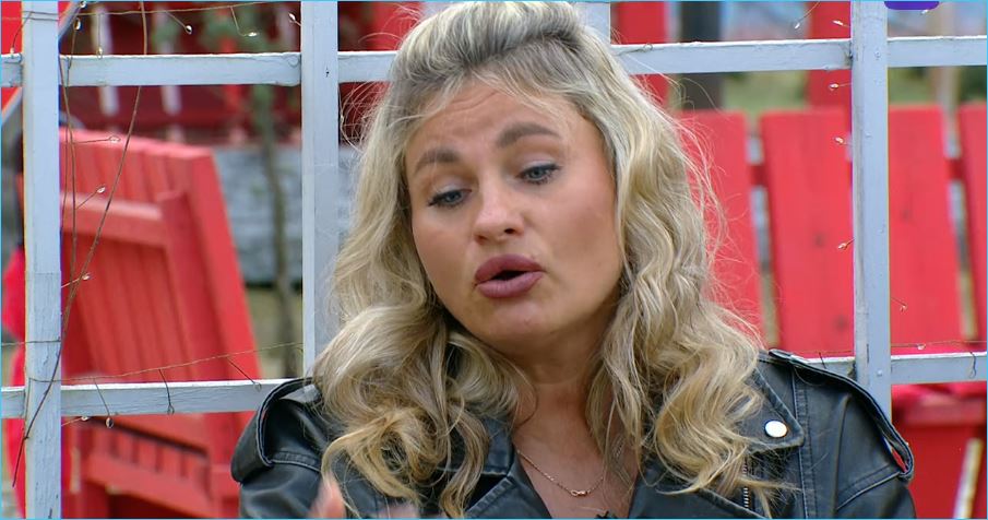 После возвращения на телепроект «Дом-2» Вероника Гракович немедленно столкнулась с необходимостью объясниться перед ведущими и аудиторией из-за сорванной ею китайской церемонии бракосочетания.