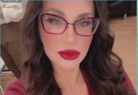 Реалити-шоу "Дом-2" служит стартовой площадкой для телевизионных карьер не только бывших участников. Эксперт проекта Светлана Прель также похвасталась в социальных сетях, что принимает участие в съемках для Первого канала.