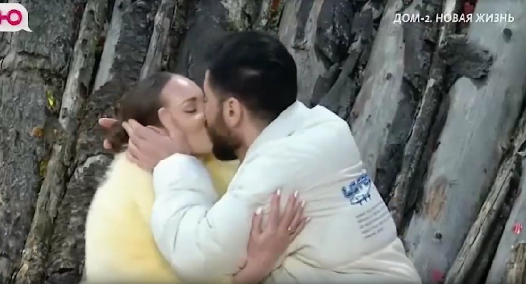 Фанаты Дома-2 требуют драки Карпова с Салибековым