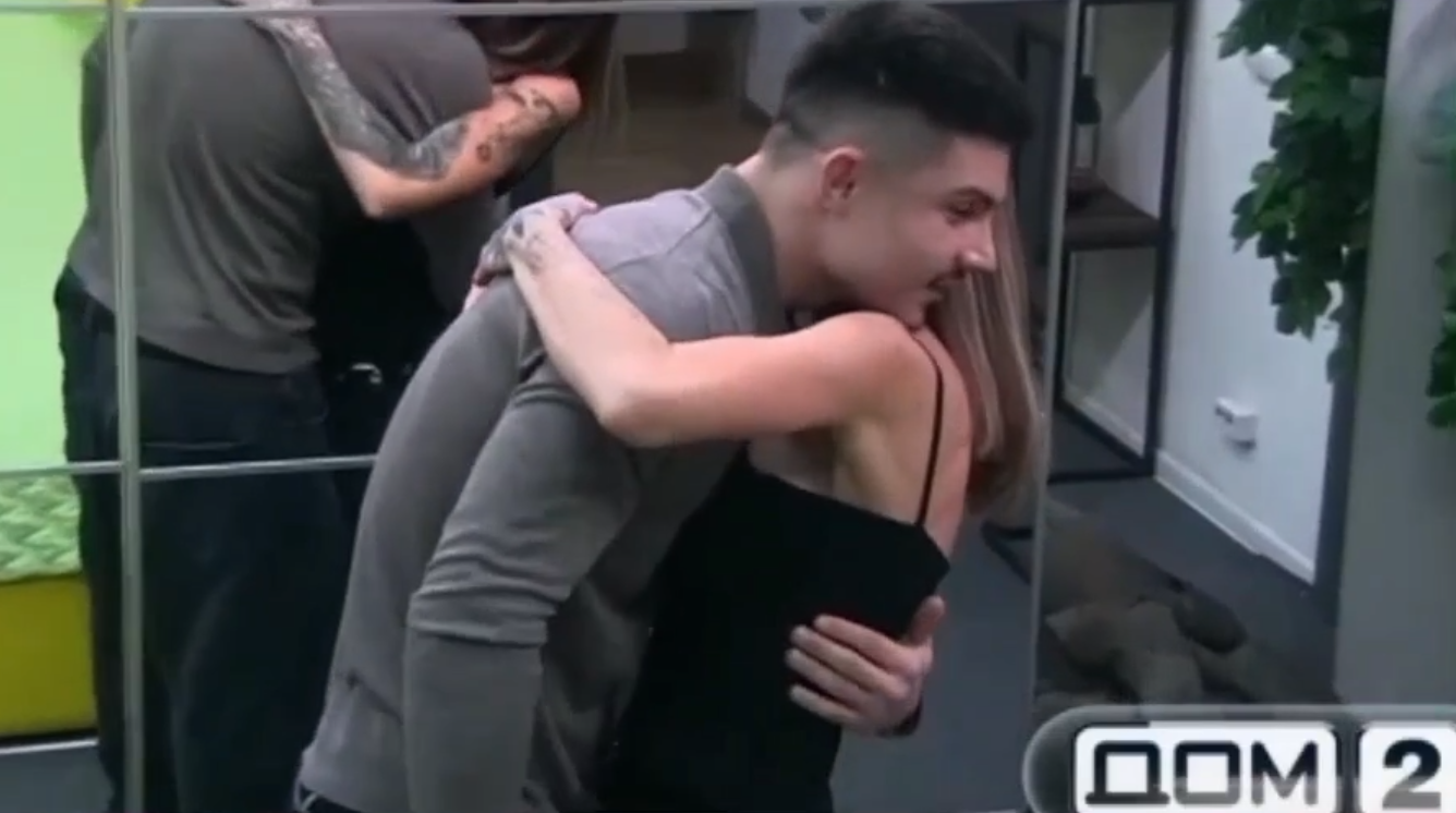 Наконец-то раскрыта истинная причина, по которой Элина так сильно настроилась против Клавы, несмотря на их недавние попытки примирения и совместный поход в баню.