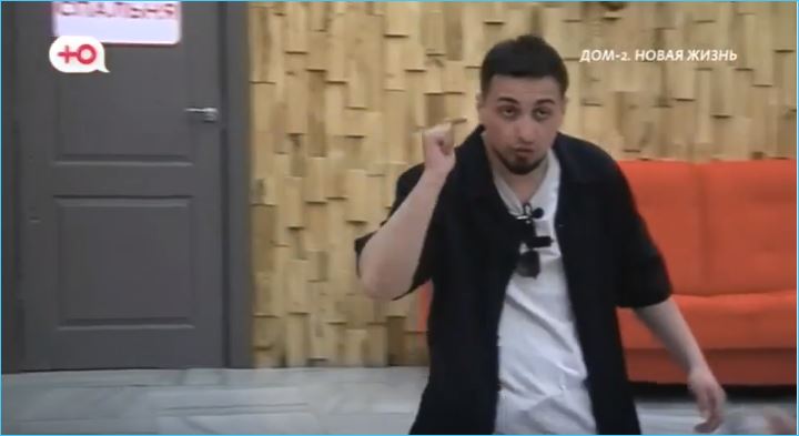 Долгое время поклонники реалити-шоу «Дом-2» выражали недовольство тем, что в эфире преобладали участники, годами занимавшие место на проекте, проводя время у костра и ведя однообразные диалоги на общей кухне.