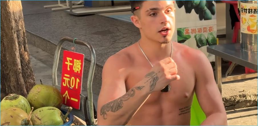 Никита Гуранда, подобно Элине Рахимовой и другим участникам, активно зазывает новых девушек на реалити-шоу «Дом-2». В одном из недавних «прямых эфиров» он лично пригласил потенциальных кандидаток присоединиться к нему на проекте.