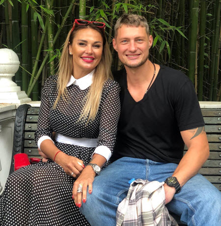 Ксения Задойнова родила дочь