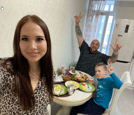 Свежие фото бывших участников проекта 