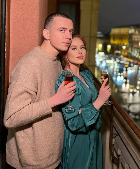 Катя Горина решила увеличить грудь