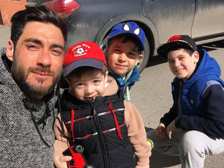 Юля и Тигран Салибековы получили свидетельство о разводе