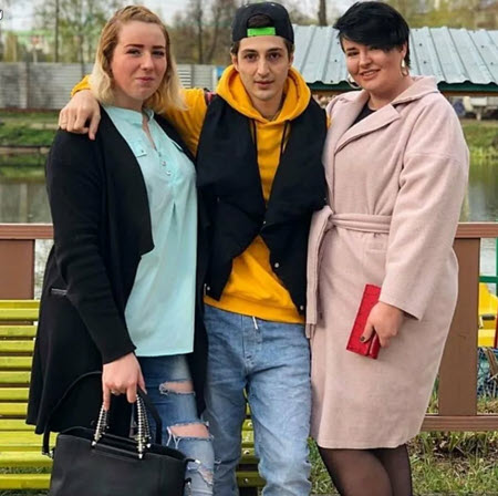 Сестру Саши Чepнo Татьяну избили в ночном клубе