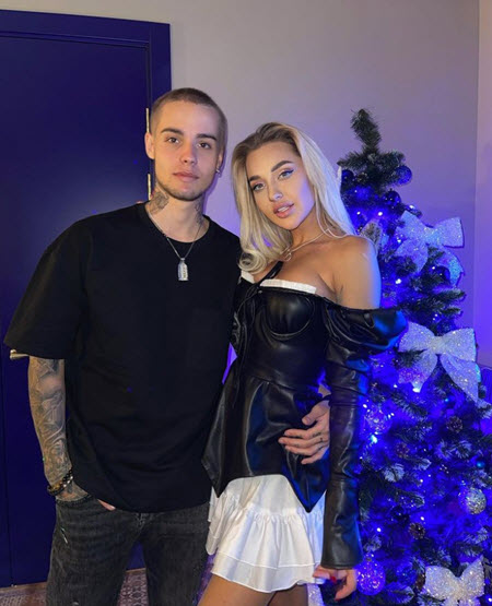 Новогодние фото бывших участников Дом 2