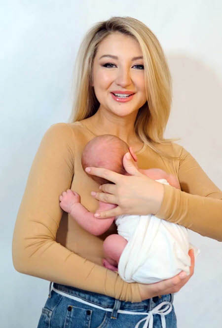 Марго Овсянниковой тяжело совмещать карьеру певицы и воспитание ребенка