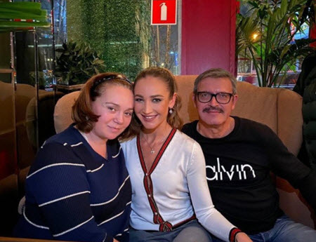 Ольга Бузова организовала отдых на новогодних каникулах не только себе, но и своим родителям