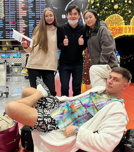 Дава отдыхает со своими подписчиками в Дубае