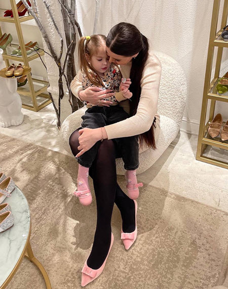 Ольга Рапунцель готовится к дню рождения дочери