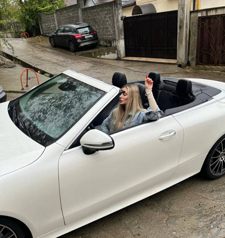 Алексей Адеев пригласил на проект Юлю Жукову