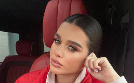 Блогер Лена Миро считает, что Ксения Бородина до сих пор не отпустила Курбана