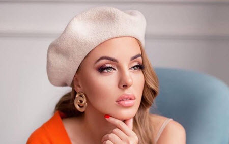 Юля Ефременкова отметила день рождения
