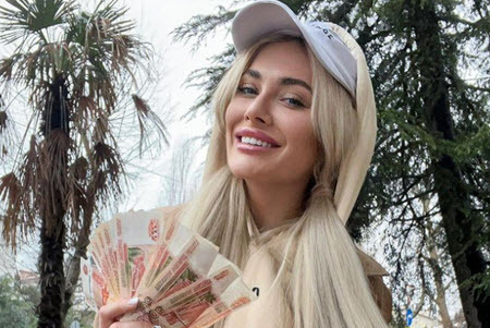 Юля Жукова отпраздновала день рождения