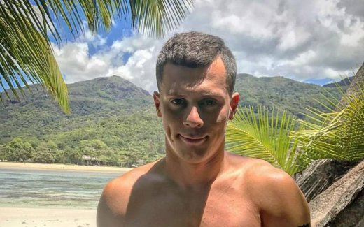 Адеев решил поухаживать за супругой Ивана Барзикова