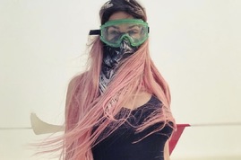 Алена Водонаева показала эффектные образы с фестиваля «Burning Man»